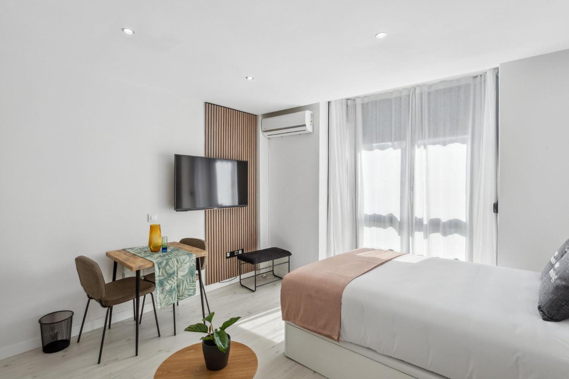 Limehome Madrid Calle De La Paloma Kamer foto